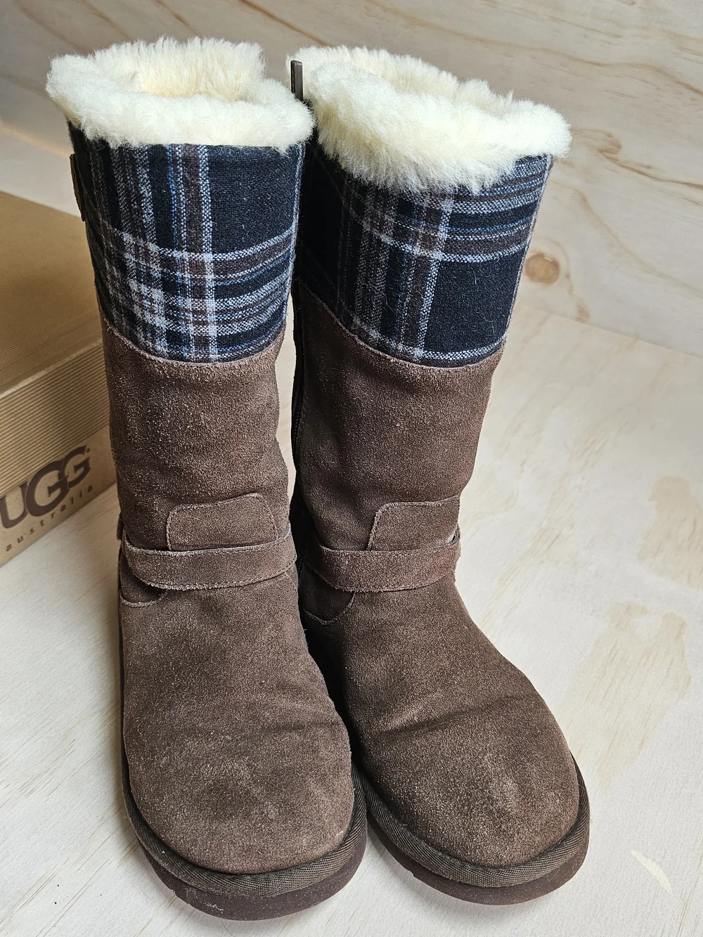 PREOWNED UGG BOOTS 
